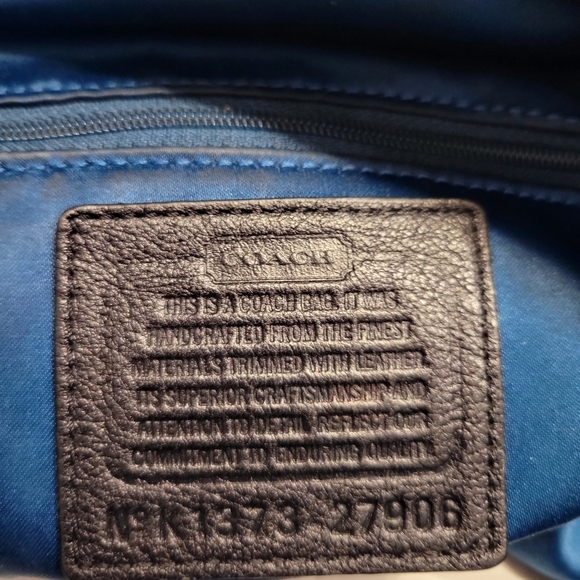 NWOT - Coach Madison Signature Hobo - Picture 8 of 8